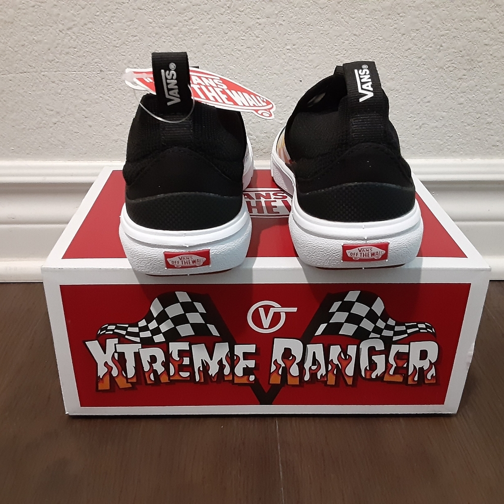 Vans - Picture 2 of 4